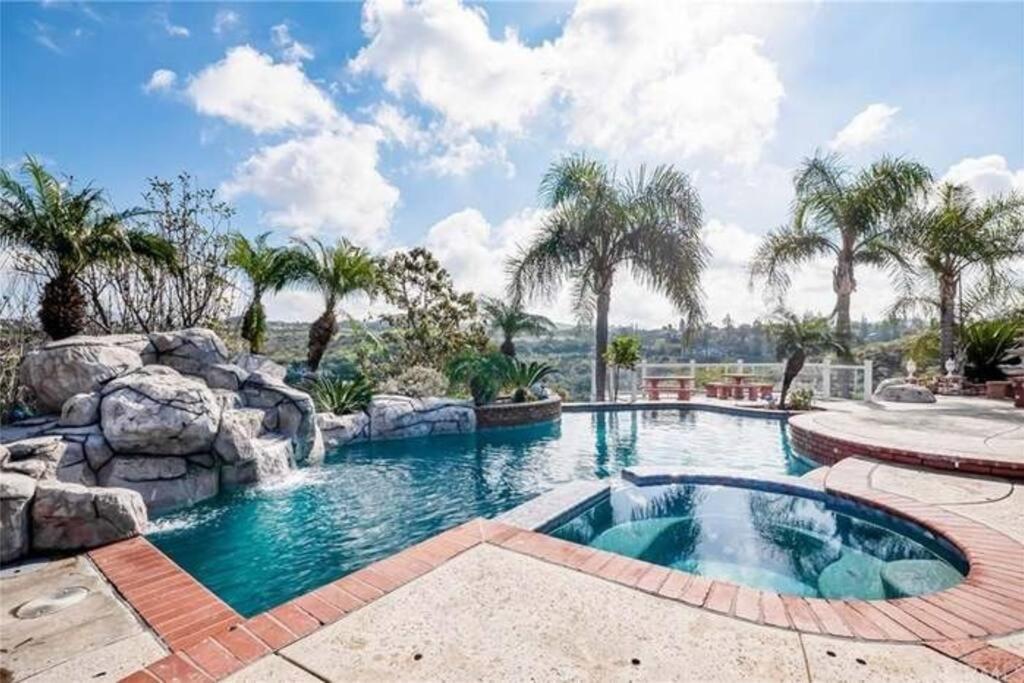 Luxury Hill With Spectacular View