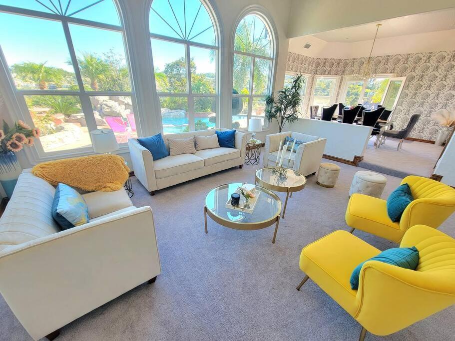 Luxury Hill With Spectacular View *