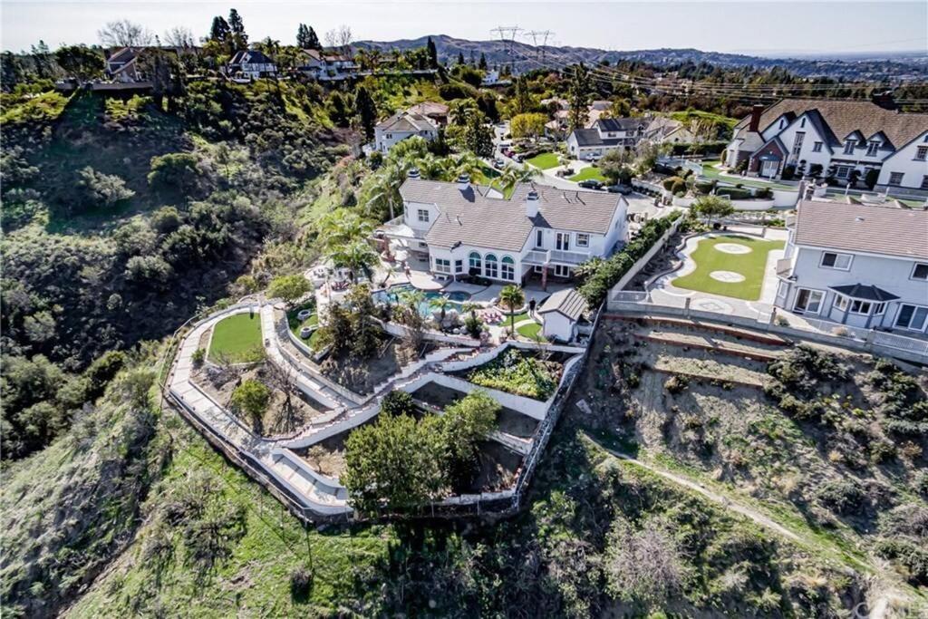 Luxury Hill With Spectacular View *